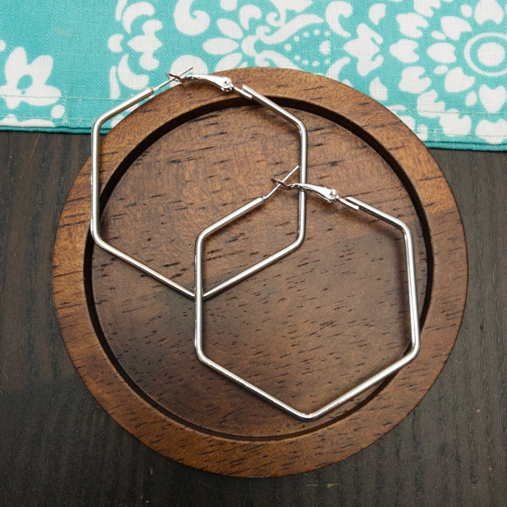 NEW!💙💎HEXAGON! AWESOME HOOPS!💎💙SILVERY MODERN! - Picture 2 of 8